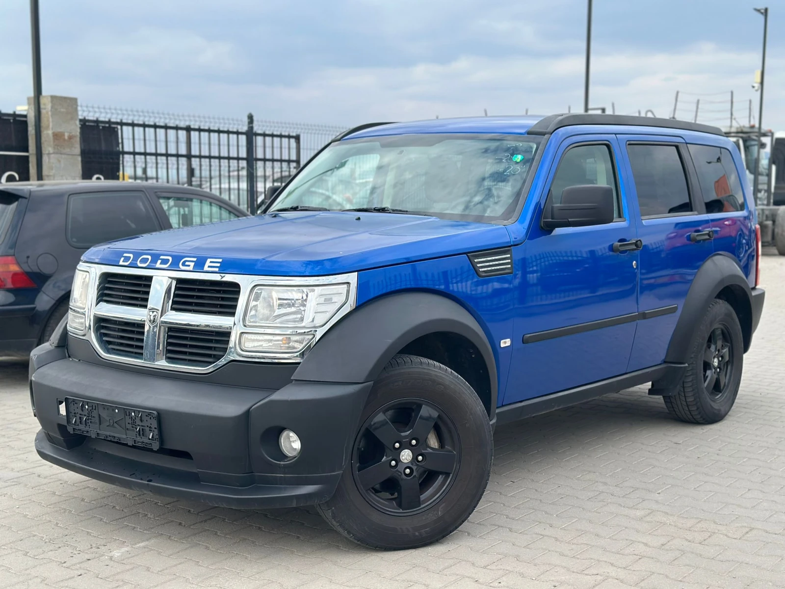 Dodge Nitro / 3.7I / GAS / 4X4 / AUTOMAT / 