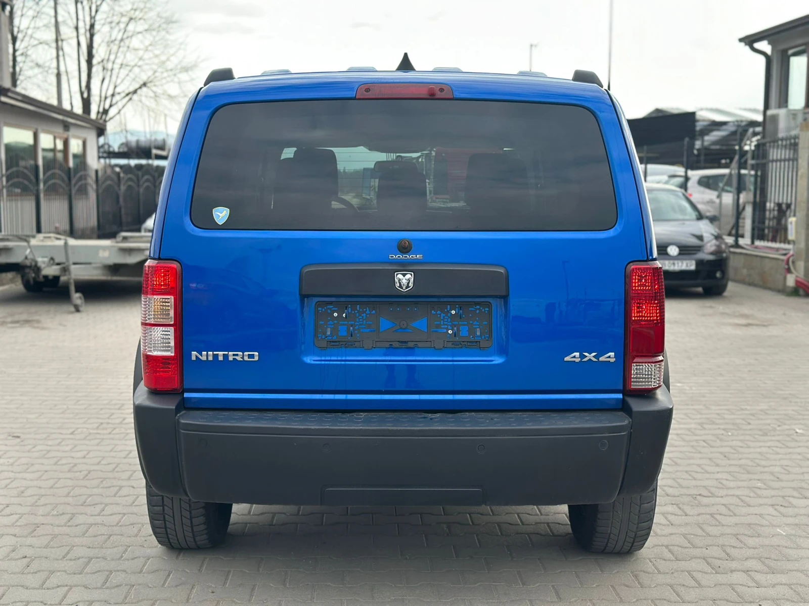 Dodge Nitro / 3.7I / GAS / 4X4 / AUTOMAT / , снимка 4 - Автомобили и джипове - 53899381