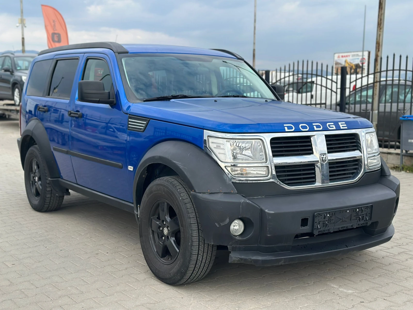 Dodge Nitro / 3.7I / GAS / 4X4 / AUTOMAT / , снимка 7 - Автомобили и джипове - 53899381