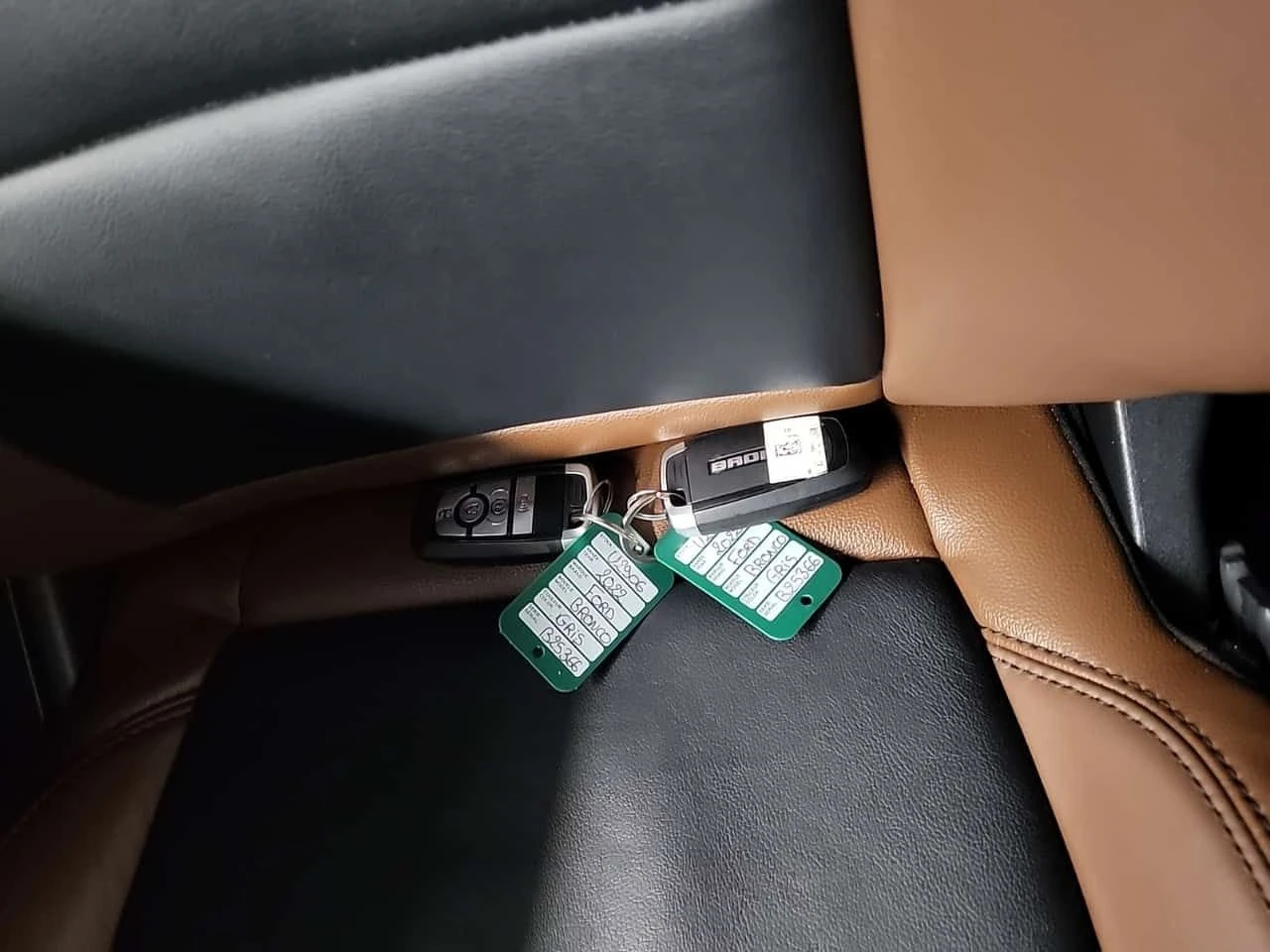 Ford Bronco * OUTER BANKS * CARFAX * 360 камера * , снимка 11 - Автомобили и джипове - 53947010