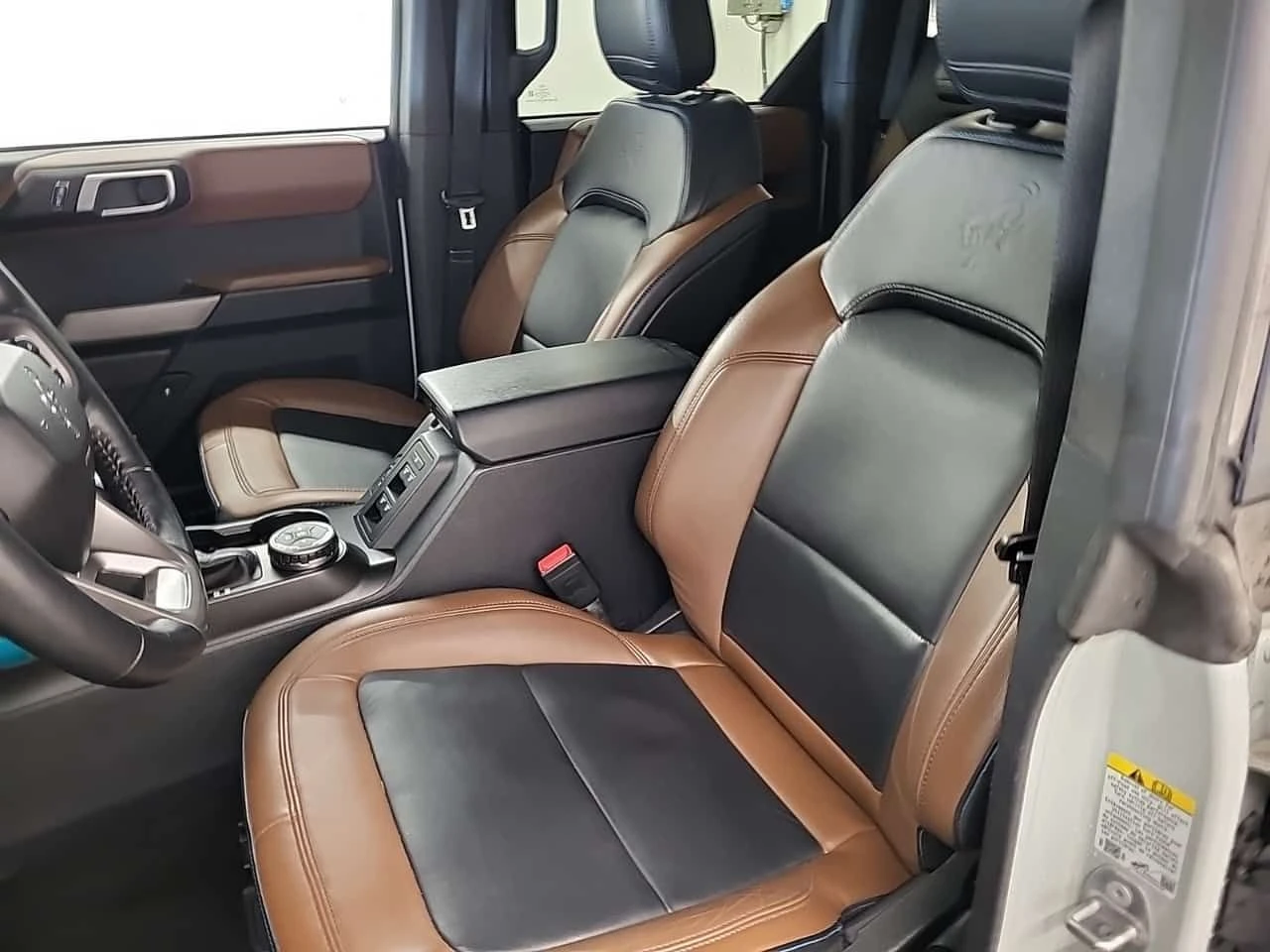 Ford Bronco * OUTER BANKS * CARFAX * 360 камера * , снимка 9 - Автомобили и джипове - 53947010