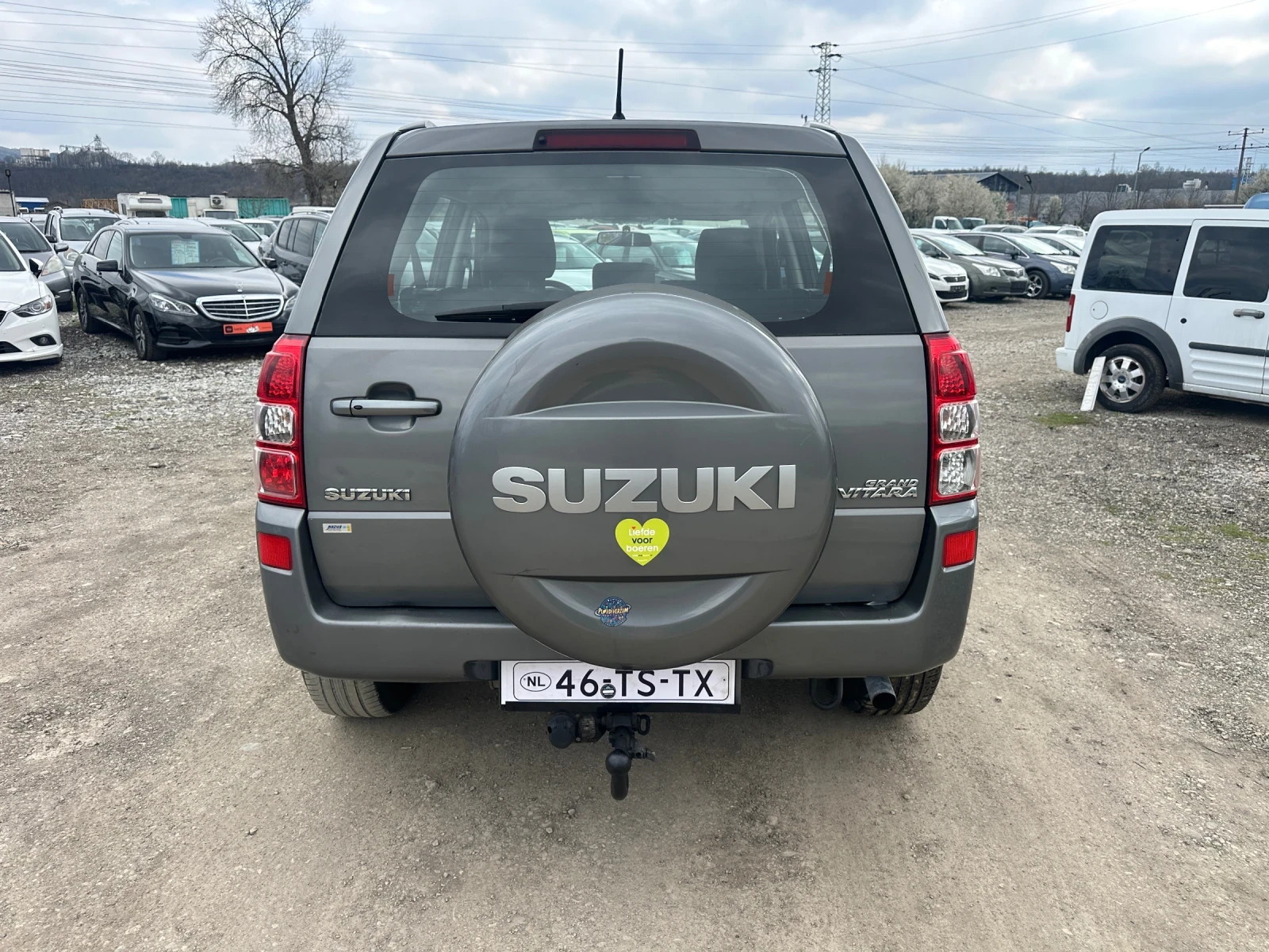 Suzuki Grand vitara 2.0-РЪЧКА-4x4-RollBars-МУЛТИМЕДИЯ-БЕЗ-РЪЖДА!, снимка 4 - Автомобили и джипове - 54056997