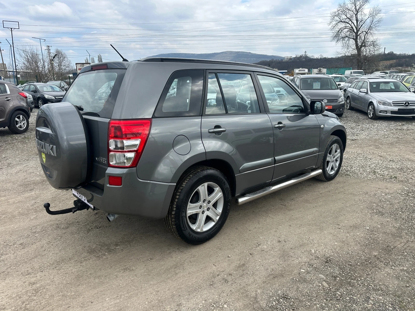 Suzuki Grand vitara 2.0-РЪЧКА-4x4-RollBars-МУЛТИМЕДИЯ-БЕЗ-РЪЖДА!, снимка 5 - Автомобили и джипове - 54056997