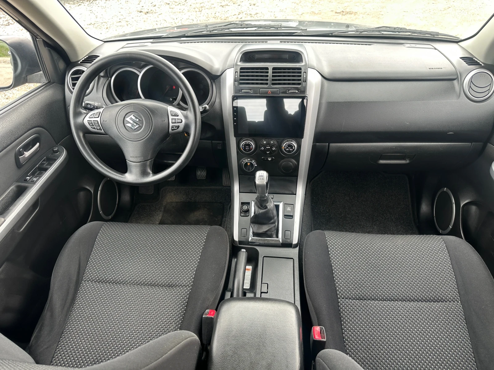 Suzuki Grand vitara 2.0-РЪЧКА-4x4-RollBars-МУЛТИМЕДИЯ-БЕЗ-РЪЖДА!, снимка 12 - Автомобили и джипове - 54056997