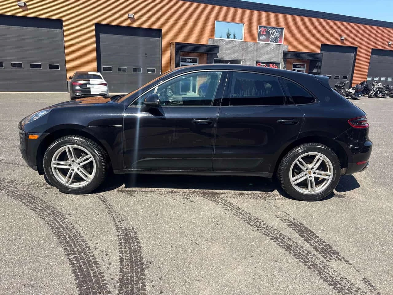 Porsche Macan KEYLESS * ПОДГРЕВ * ПАНОРАМА * ПАМЕТ * 2 КЛЮЧА, снимка 3 - Автомобили и джипове - 54254738