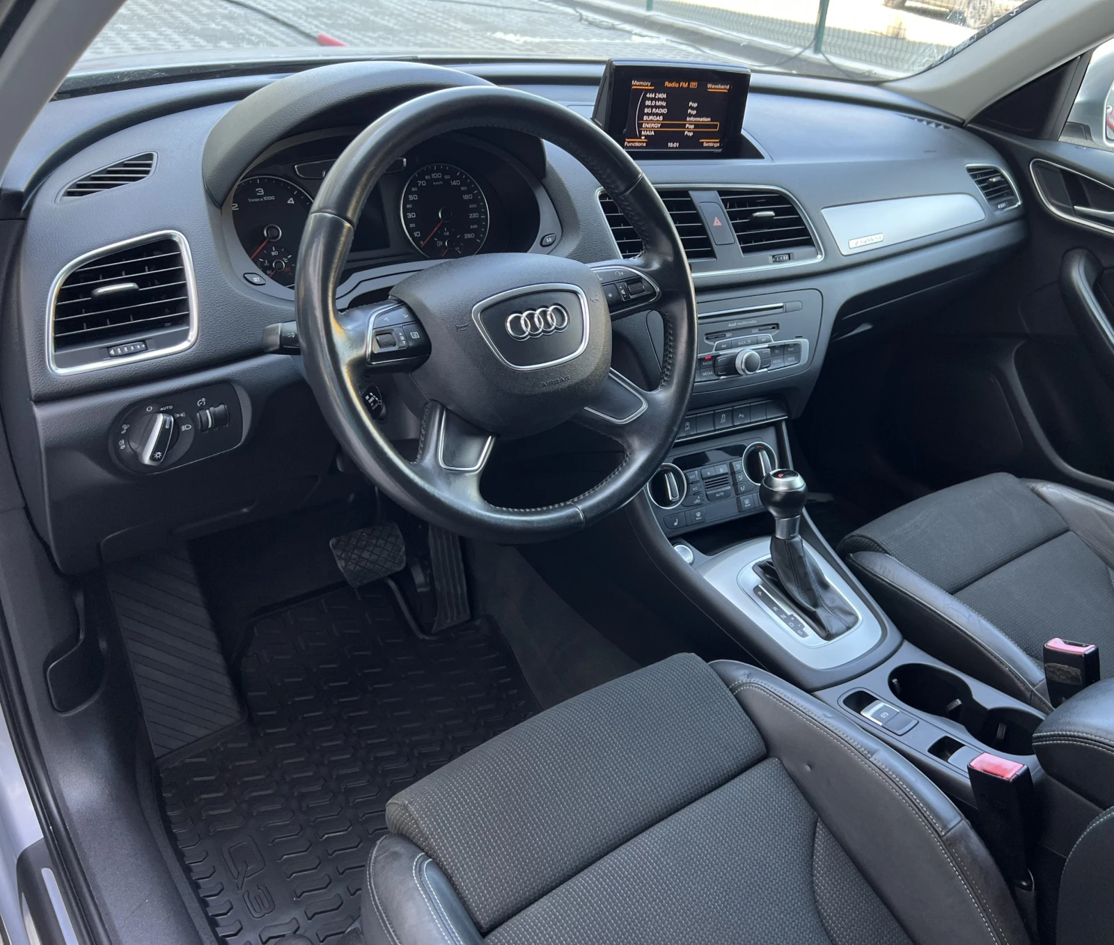 Audi Q3 2.0TDI QUATTRO S line FULL LED Keyless Go , снимка 10 - Автомобили и джипове - 54512163