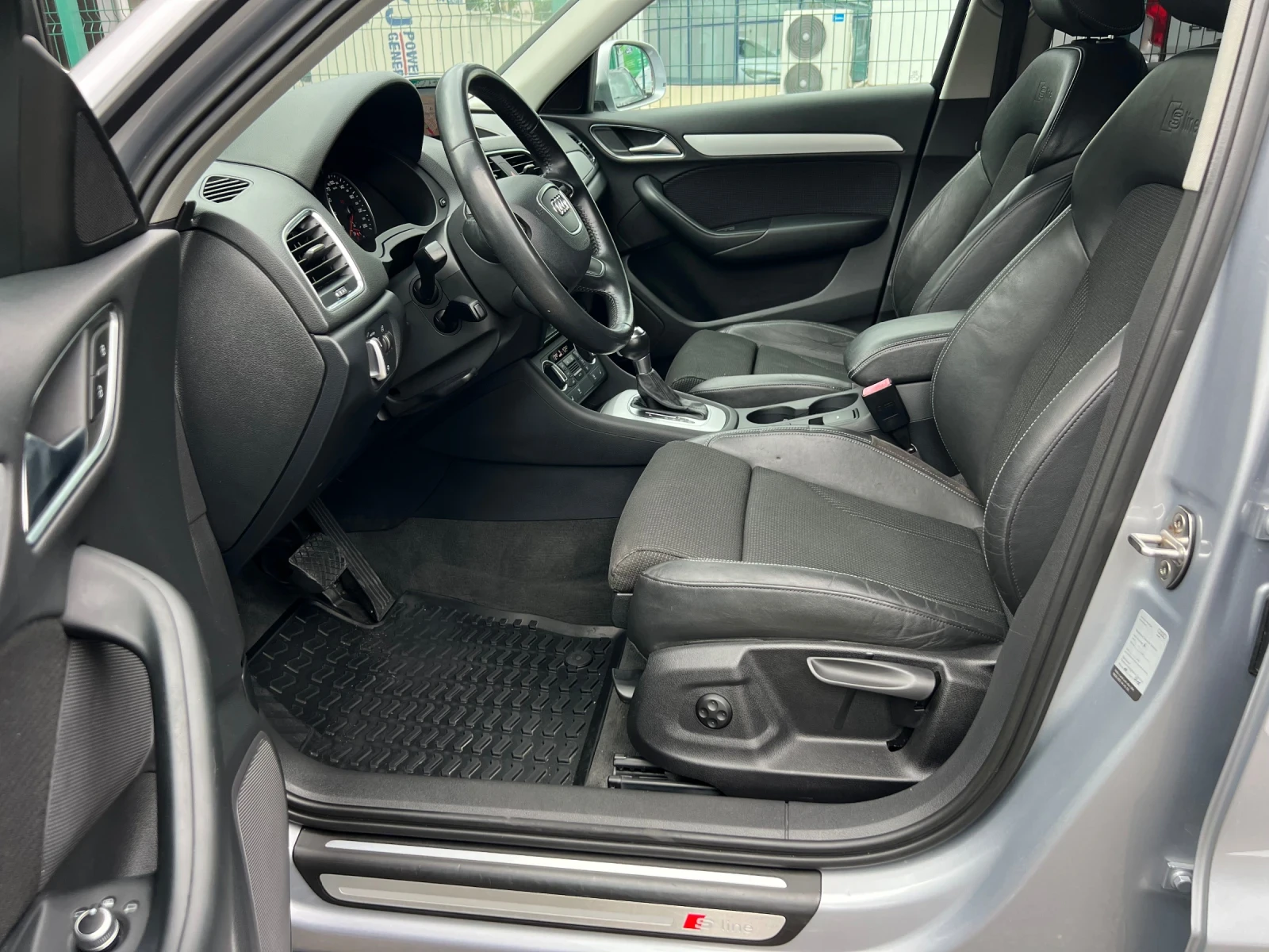 Audi Q3 2.0TDI QUATTRO S line FULL LED Keyless Go , снимка 11 - Автомобили и джипове - 54512163