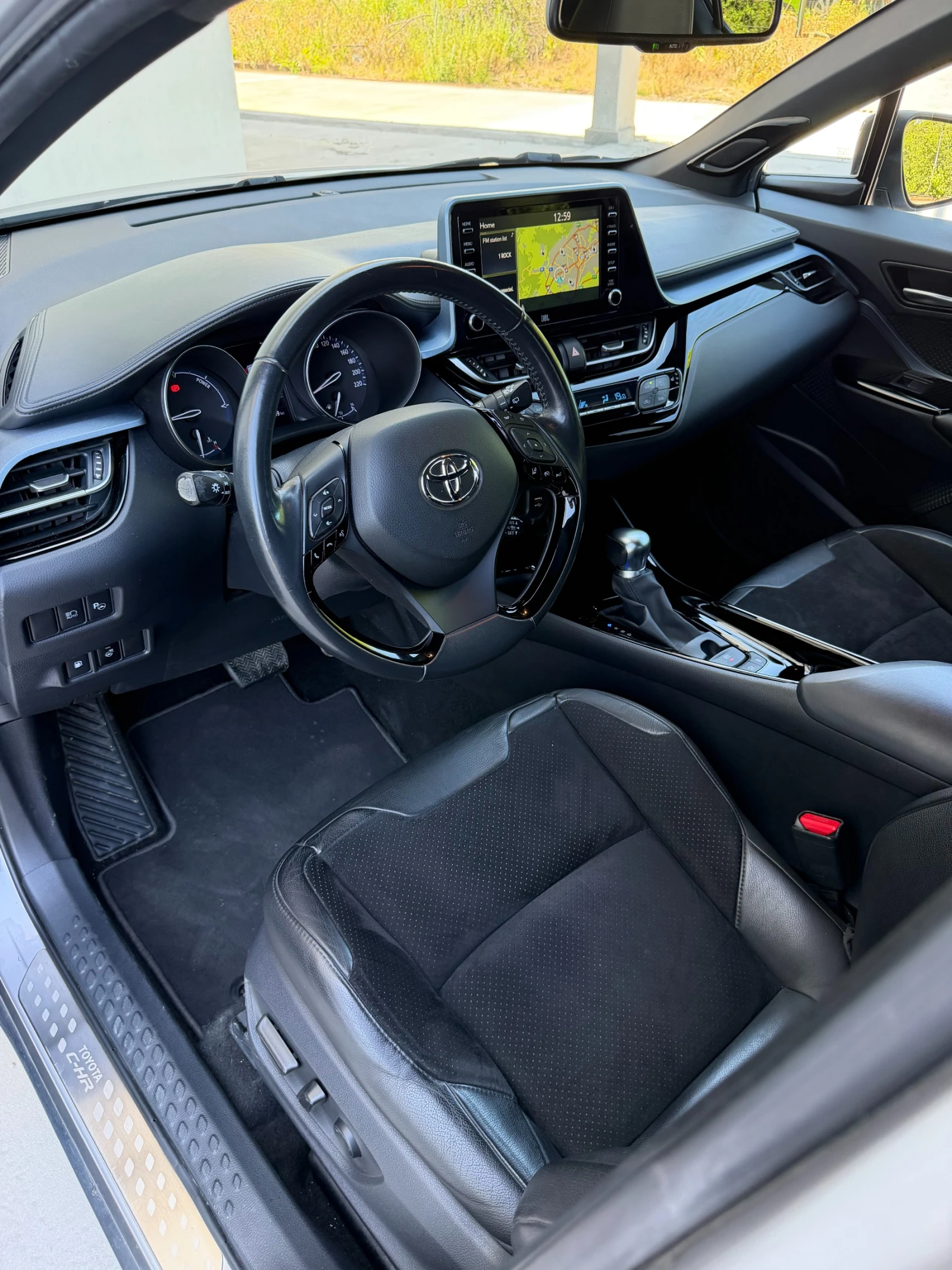 Toyota C-HR 2.0 Hybrid Classy Facelift в Гаранция, снимка 4 - Автомобили и джипове - 54713509