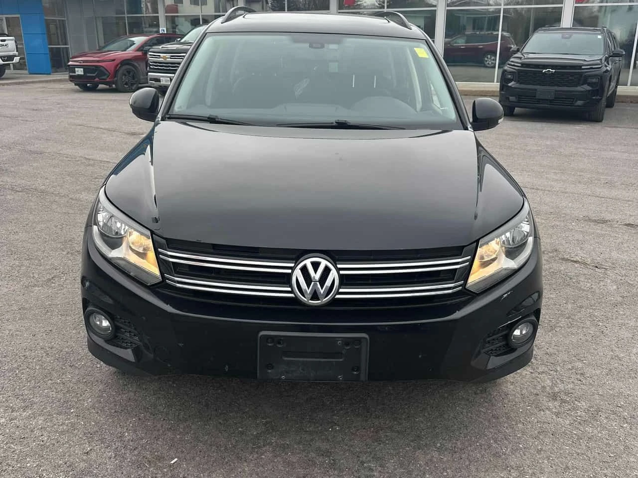 VW Tiguan * Wolfsburg Edition * CARFAX * ЦЕНА ДО БГ, снимка 4 - Автомобили и джипове - 55696782