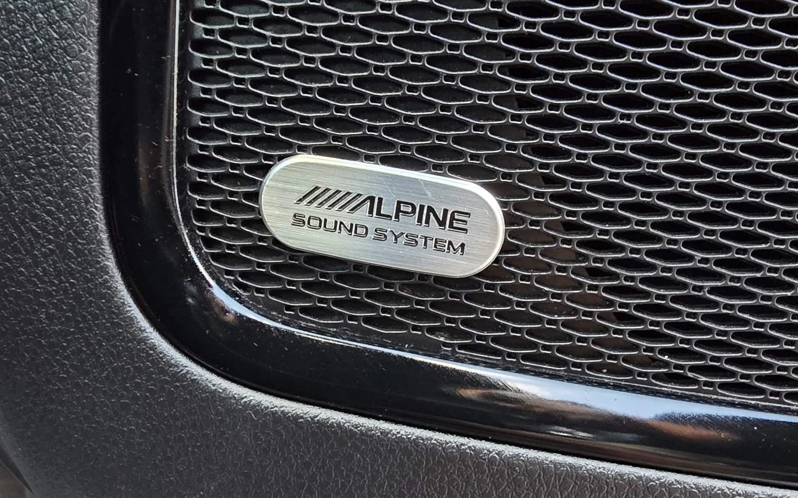 Jeep Compass 4xe Plug-ln Hybrid 4x4 240к.с., снимка 8 - Автомобили и джипове - 56169303