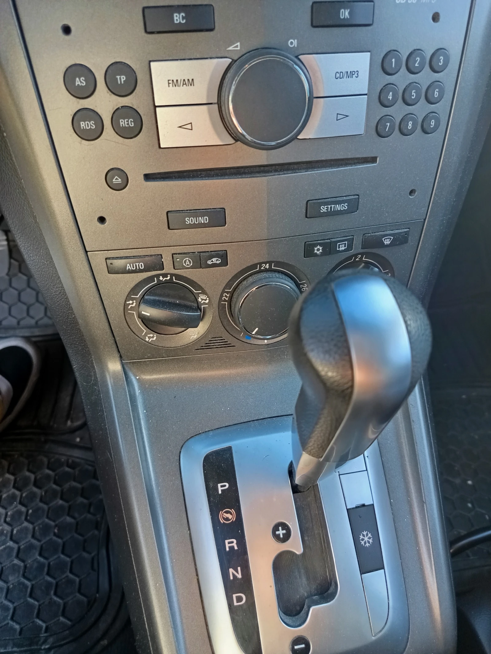 Opel Antara, снимка 6 - Автомобили и джипове - 56460137