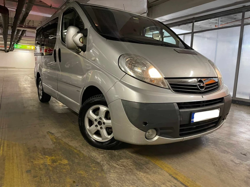 Opel Vivaro 2.0 CTDI/Перфектен, снимка 1 - Бусове и автобуси - 47405158