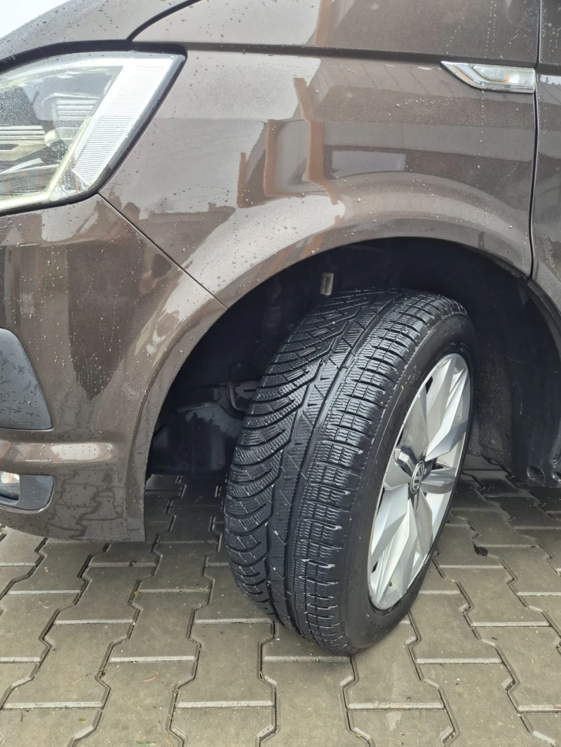 VW Multivan T6 Multivan highline 7местен 4x4 automatic, снимка 10 - Бусове и автобуси - 52568101