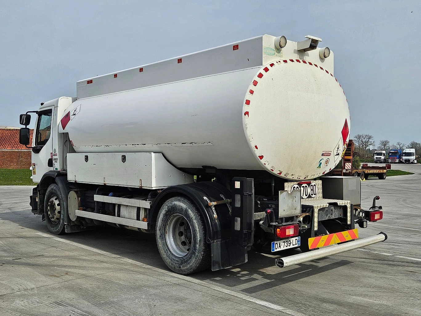 Volvo FE 260 4-камери - 13 000 л, снимка 3 - Камиони - 54095040