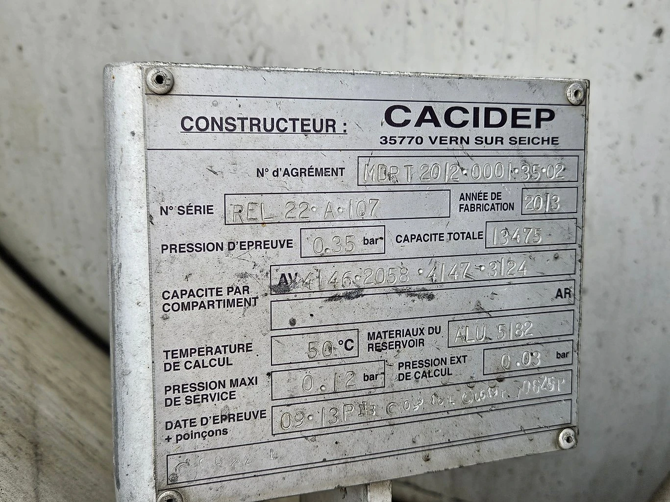 Volvo FE 260 4-камери - 13 000 л, снимка 14 - Камиони - 54095040