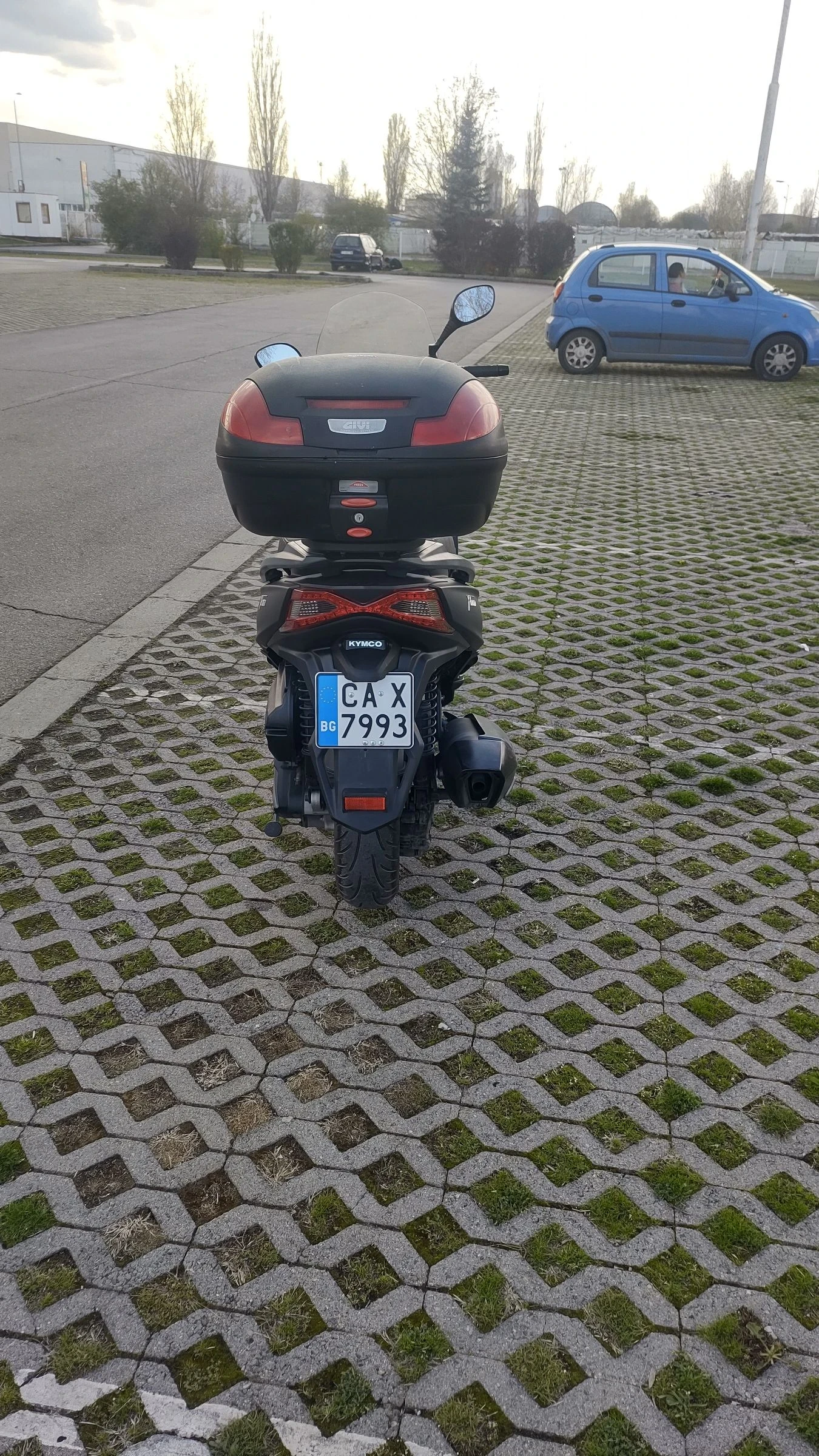 Kymco Downtown X town 300i - изображение 2