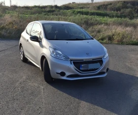 Peugeot 208 51000км, снимка 2