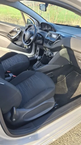 Peugeot 208 51000км, снимка 11