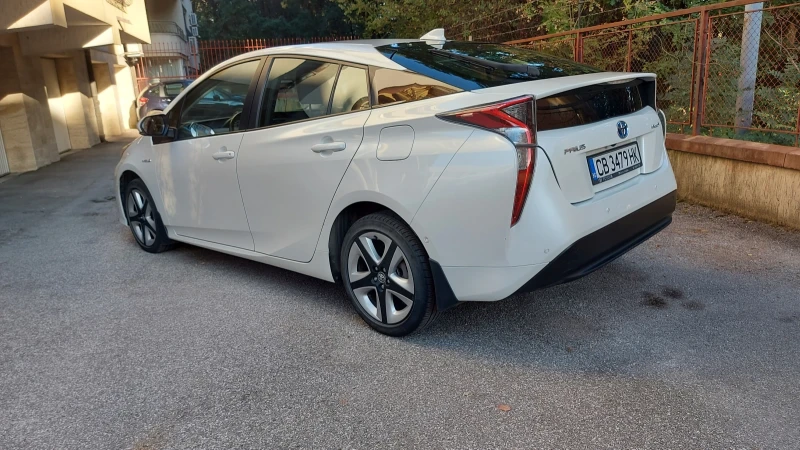 Toyota Prius Hybrid закупена от ТМ Ауто, снимка 5 - Автомобили и джипове - 48084068