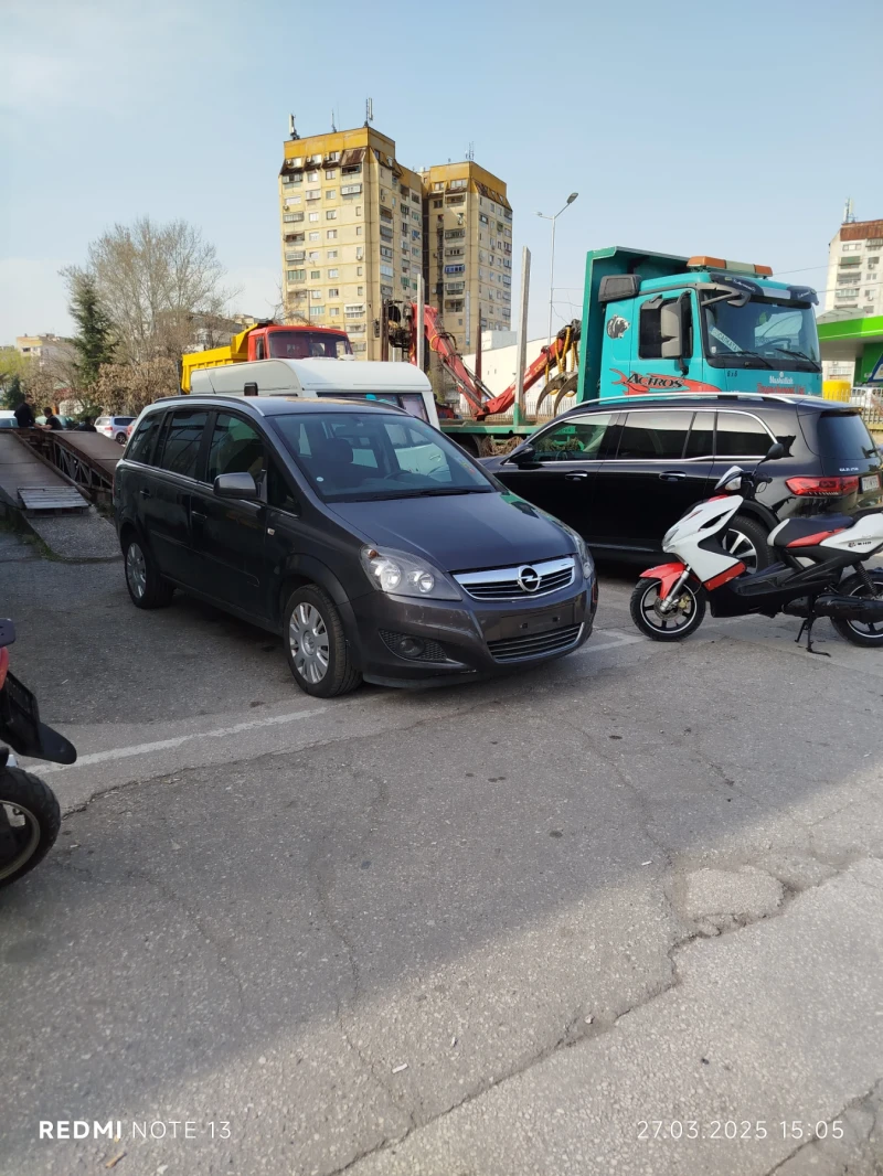 Opel Zafira 1.6GPL, снимка 9 - Автомобили и джипове - 52283939