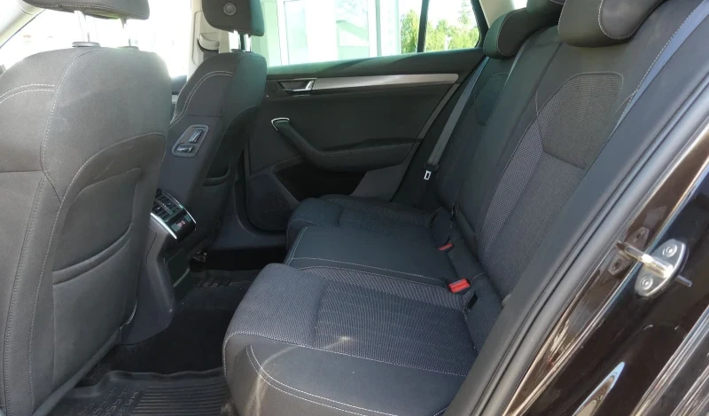 Skoda Superb STYLE/190HP/LED/NAVI/CAM/ACC/DIGITAL/649v, снимка 9 - Автомобили и джипове - 50877339