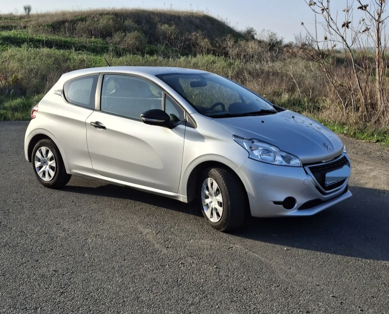 Peugeot 208 51000км, снимка 3 - Автомобили и джипове - 52501444