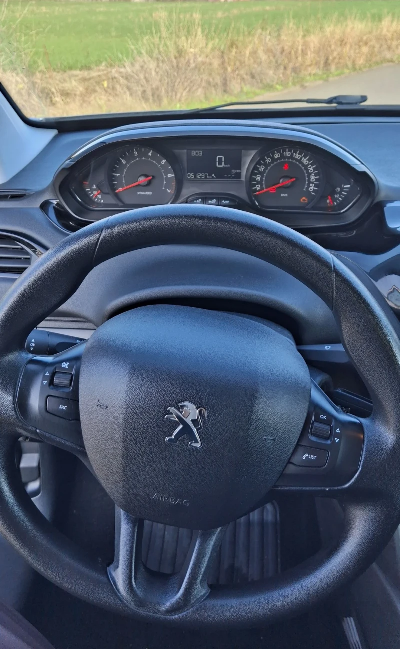 Peugeot 208 51000км, снимка 14 - Автомобили и джипове - 52501444