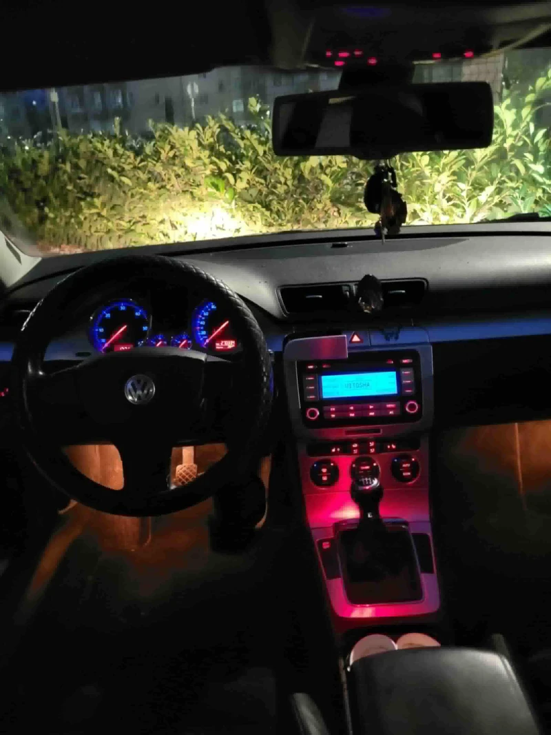 VW Passat 2.0 tdi, снимка 3 - Автомобили и джипове - 52667481