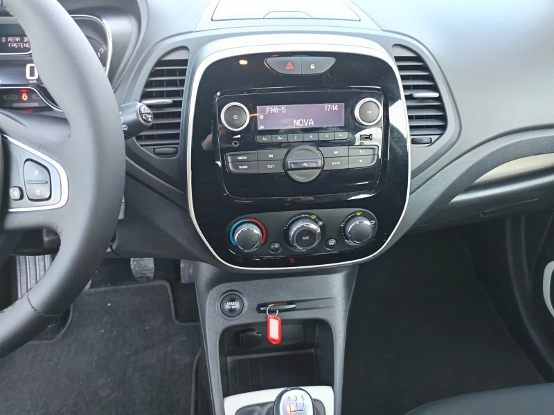 Renault Captur 1.5dCi/ 90к.с., снимка 10 - Автомобили и джипове - 52754452