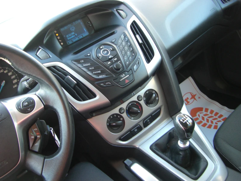 Ford Focus 1.6TDCI 115k.c , снимка 12 - Автомобили и джипове - 53175501