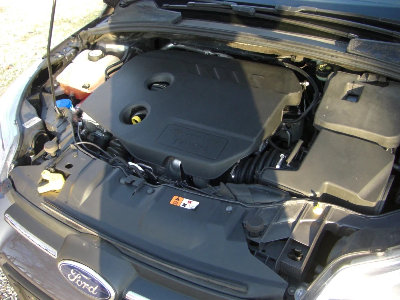 Ford Focus 1.6TDCI 115k.c , снимка 17 - Автомобили и джипове - 53175501