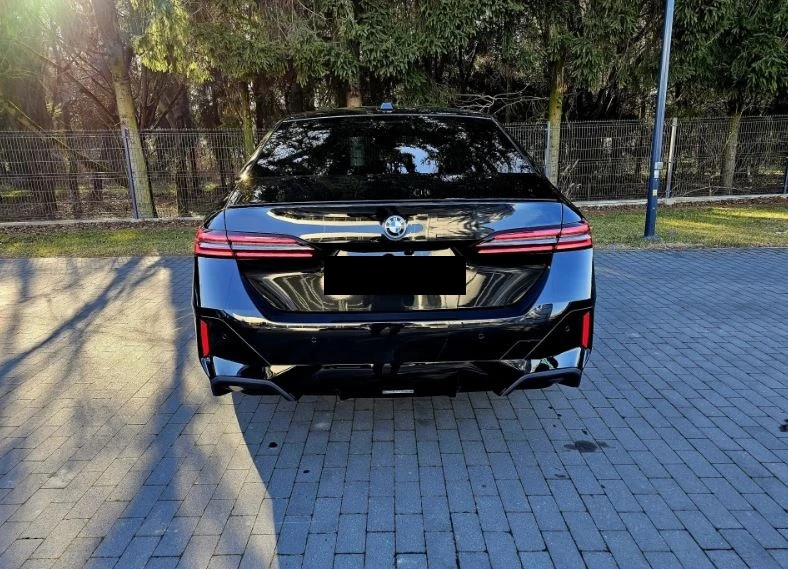BMW 550 e Plug-in Hybrid xDrive M Spor Pro - изображение 6