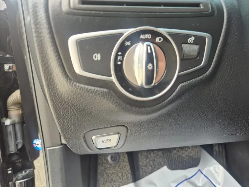 Mercedes-Benz C 200, снимка 12 - Автомобили и джипове - 55015282