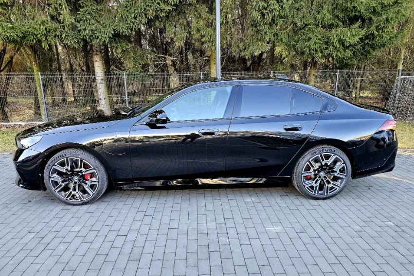 BMW 550 e Plug-in Hybrid xDrive M Spor Pro - изображение 4