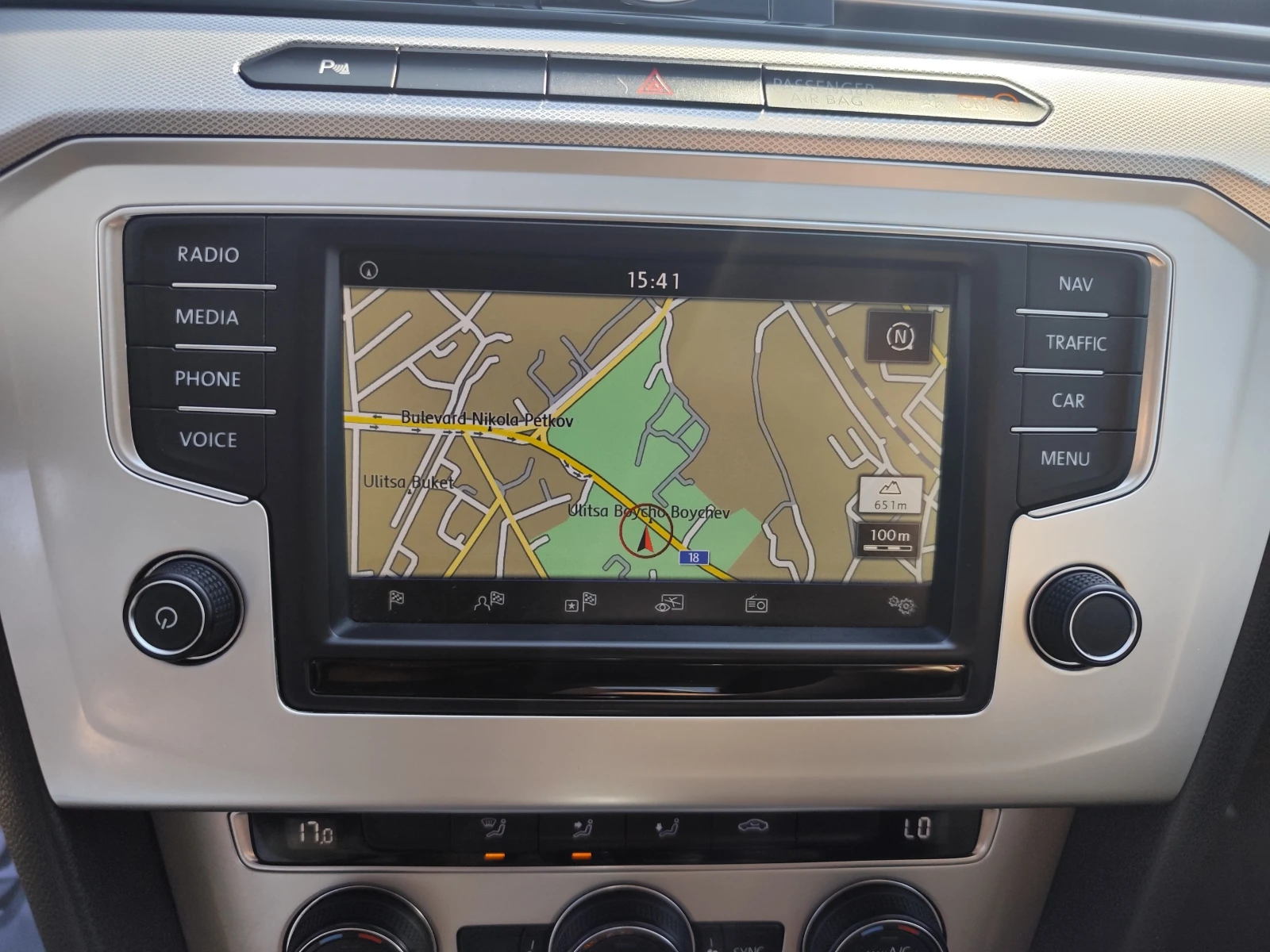 VW Passat 2.0TDi* АВТОМАТИК-DSG* EURO6B* NAVI* DISTRONIC*  - изображение 9