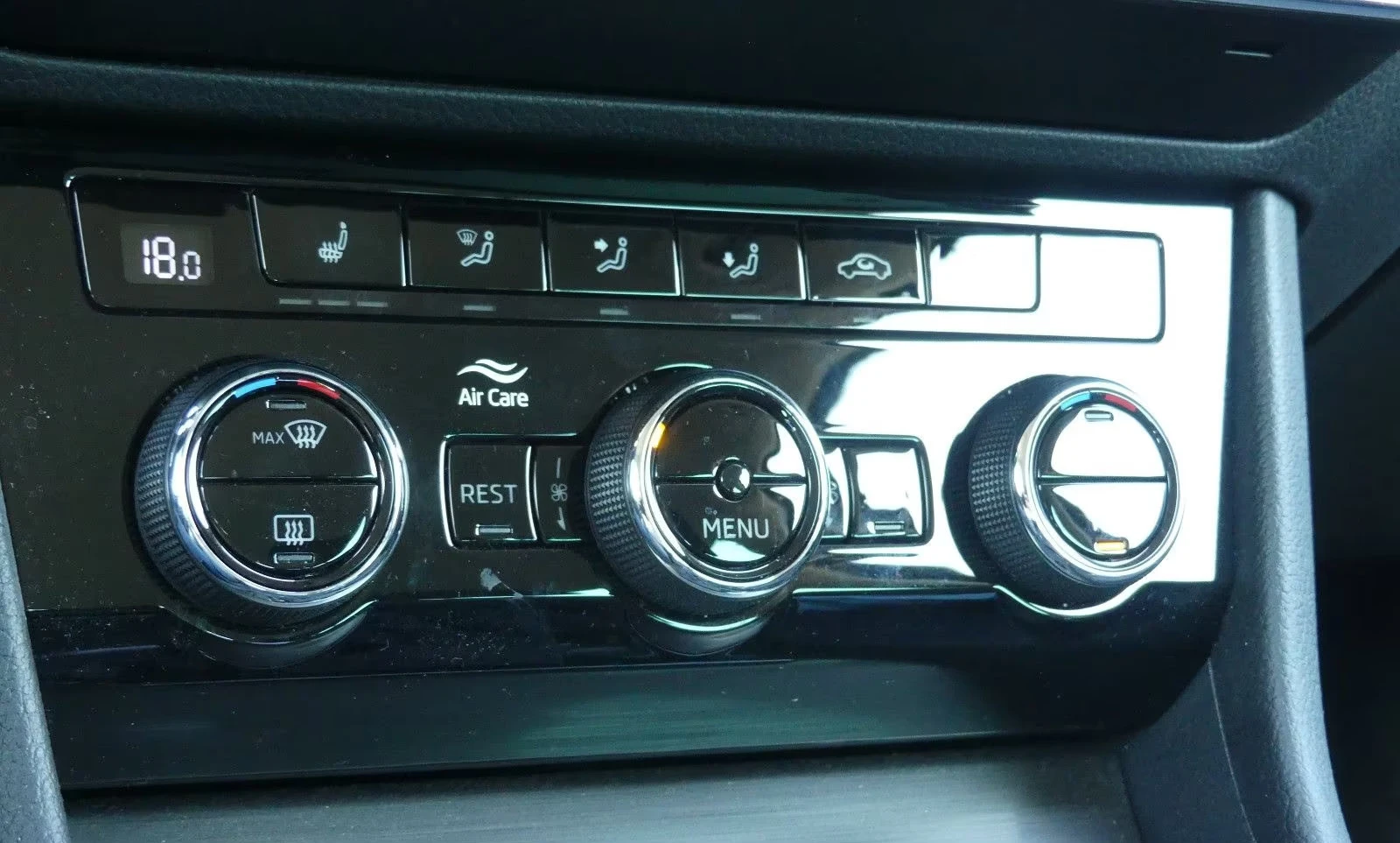 Skoda Superb STYLE/190HP/LED/NAVI/CAM/ACC/DIGITAL/649v | Mobile.bg   13