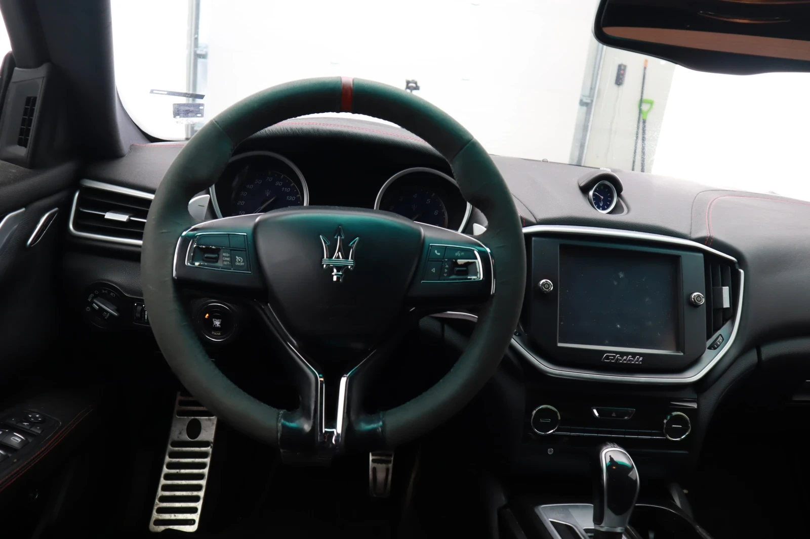 Maserati Ghibli 3.0* 350ps* 150хл.км* КОЖА* НАВИ* КАМЕРА - изображение 7