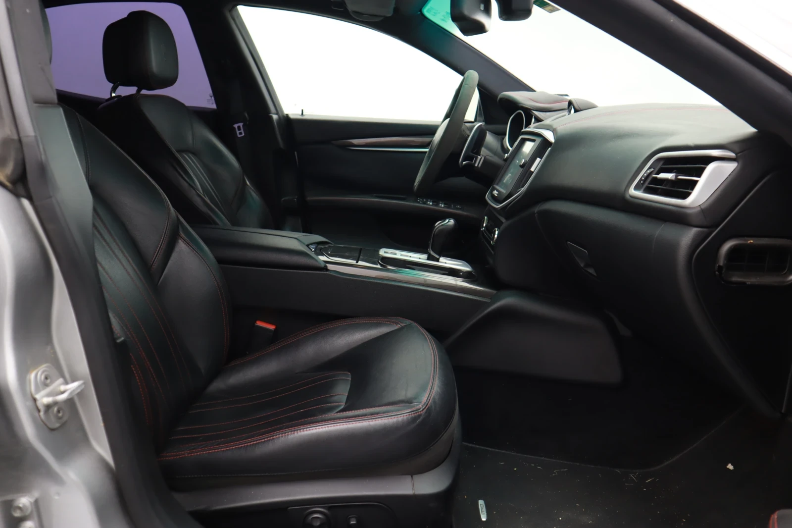 Maserati Ghibli 3.0* 350ps* 150хл.км* КОЖА* НАВИ* КАМЕРА - изображение 8