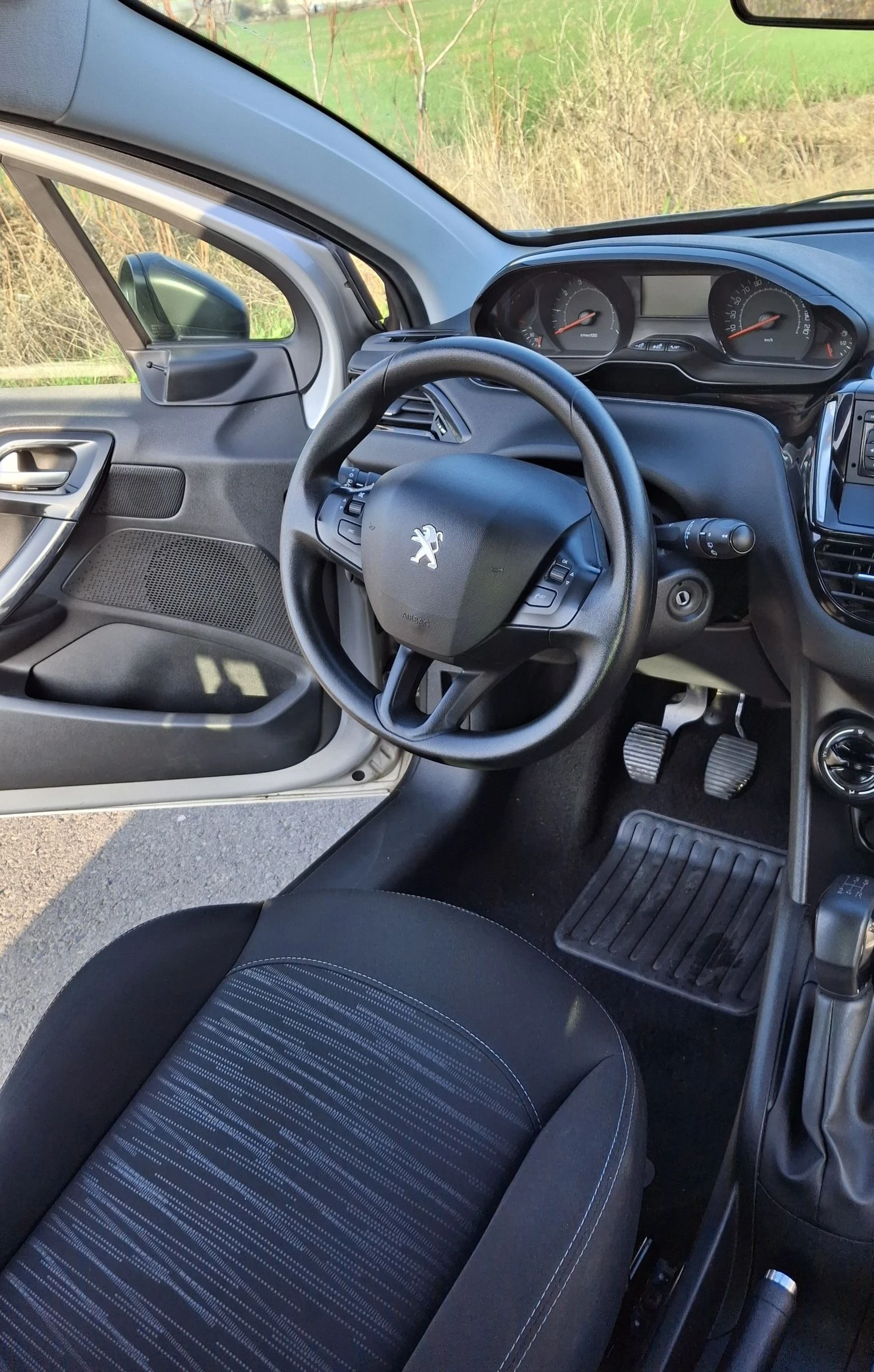 Peugeot 208 51000 | Mobile.bg   13