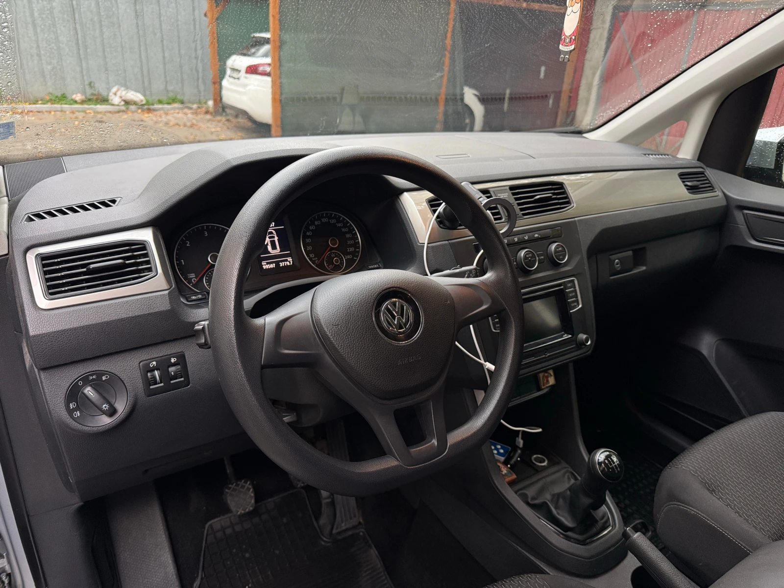 VW Caddy 2.0TDI | 6+ 1 | 4 ключа - изображение 4
