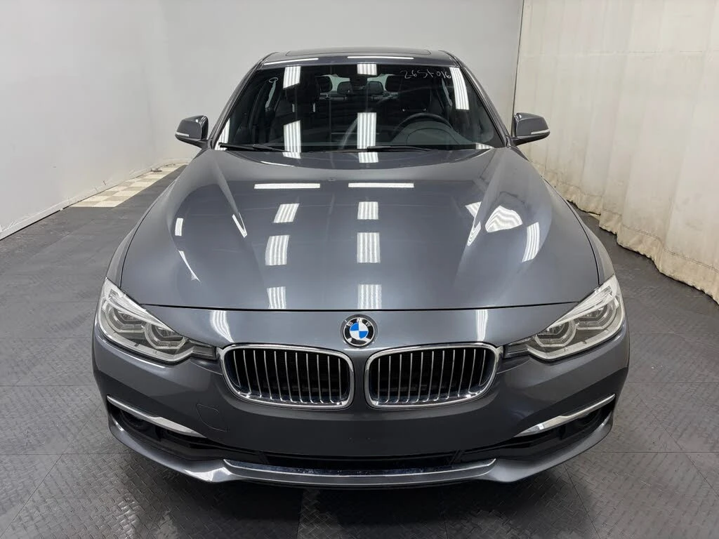 BMW 330 xDrive AWD АвтоКредит  (ЦЕНА ДО БГ), снимка 2 - Автомобили и джипове - 53831365