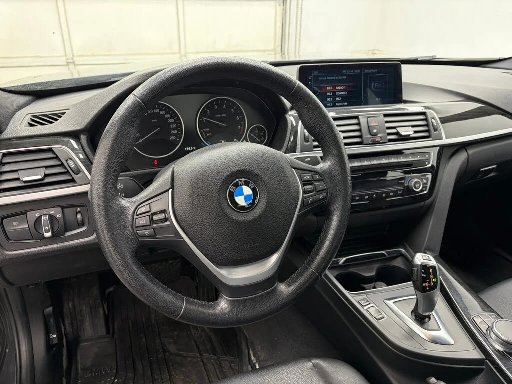 BMW 330 xDrive AWD АвтоКредит  (ЦЕНА ДО БГ), снимка 6 - Автомобили и джипове - 53831365