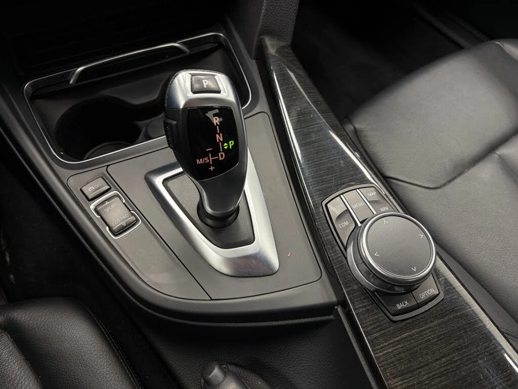 BMW 330 xDrive AWD АвтоКредит  (ЦЕНА ДО БГ), снимка 10 - Автомобили и джипове - 53831365