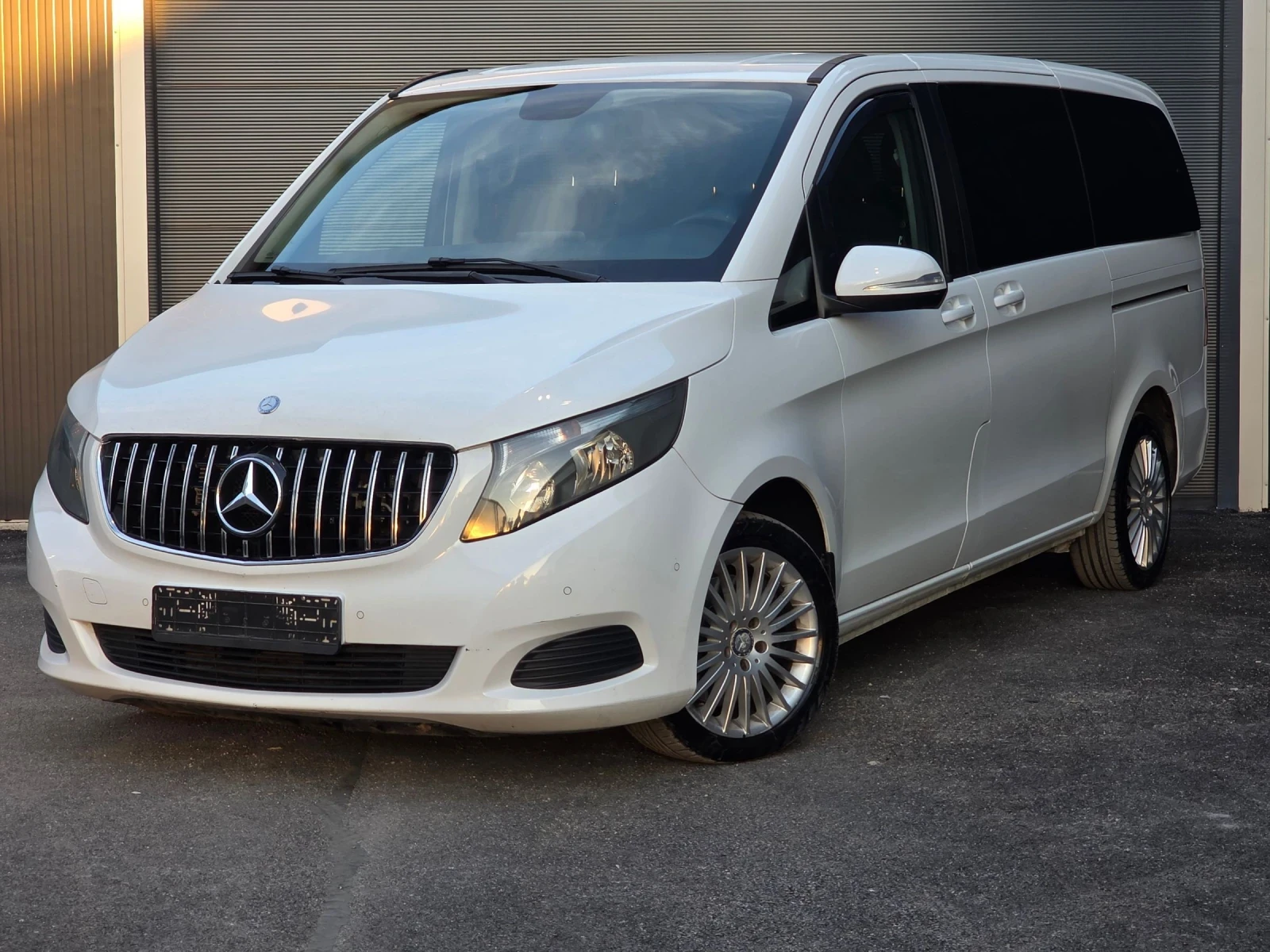 Mercedes-Benz V 300 Mercedes V220d PREMIUM* ASSIST* Burmester* 7 ����� | Mobile.bg � ����������� 4