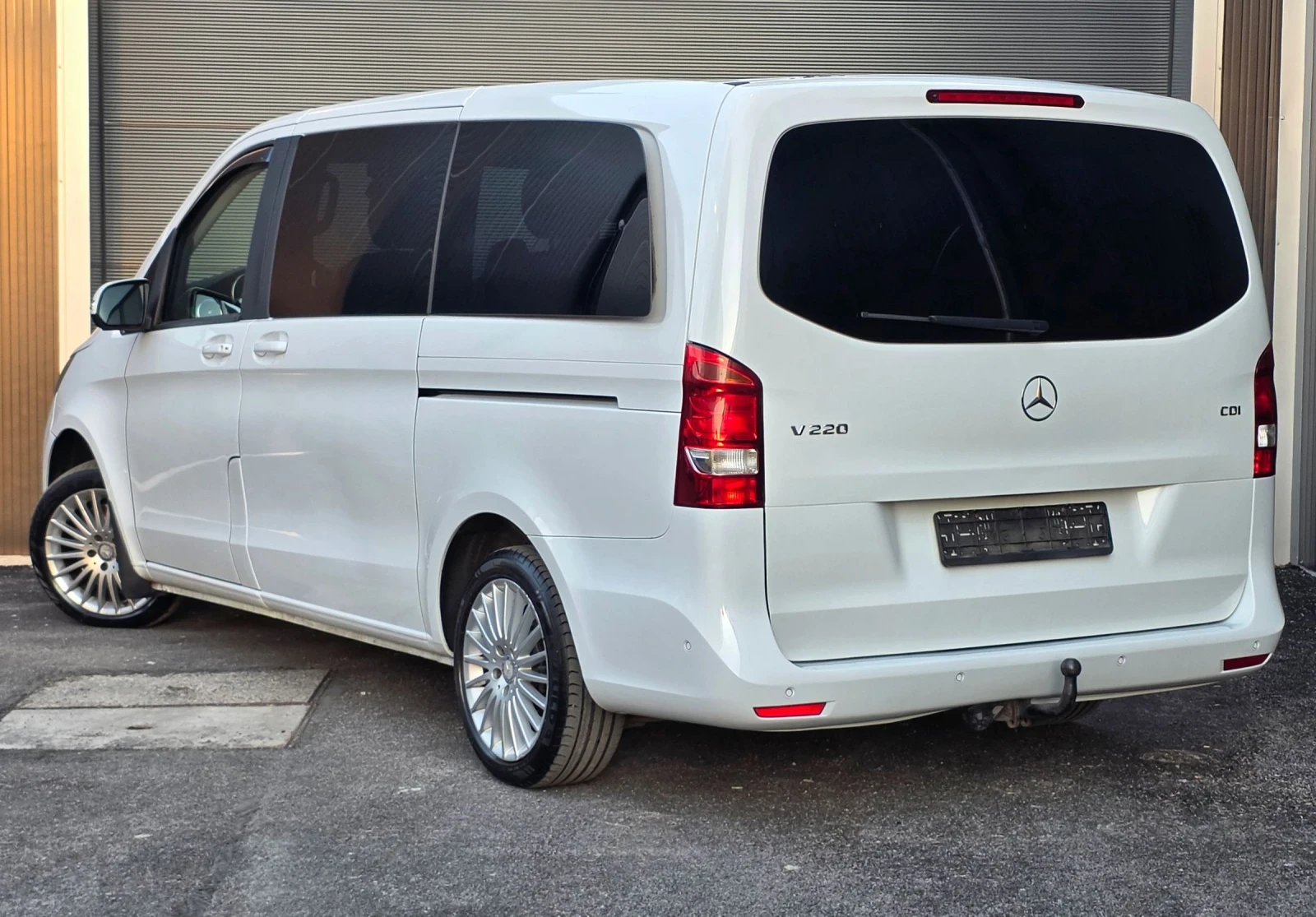 Mercedes-Benz V 300 Mercedes V220d PREMIUM* ASSIST* Burmester* 7 ����� | Mobile.bg � ����������� 8