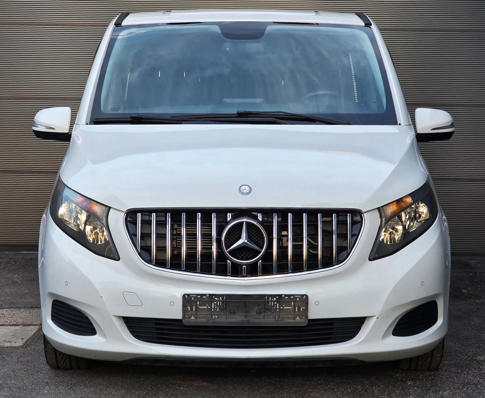 Mercedes-Benz V 300 Mercedes V220d PREMIUM* ASSIST* Burmester* 7 МЕСТА