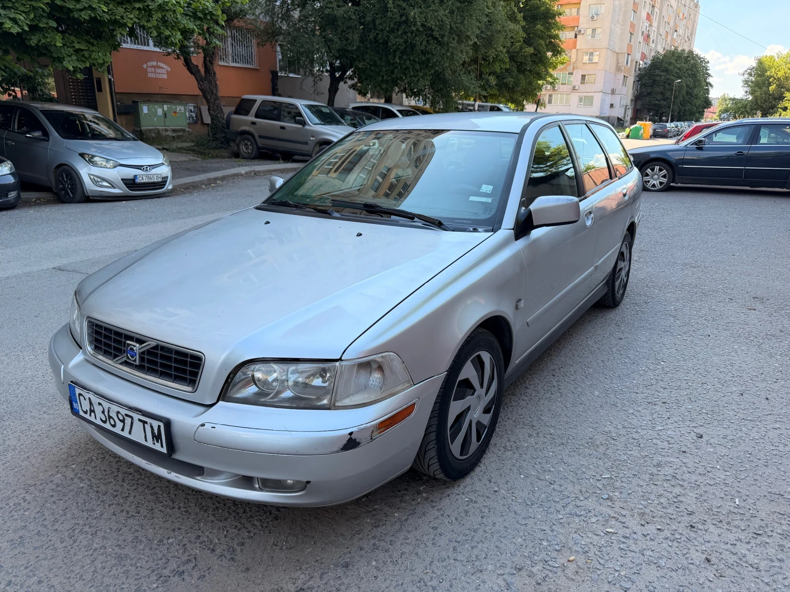 Volvo V40, снимка 3 - Автомобили и джипове - 54840833