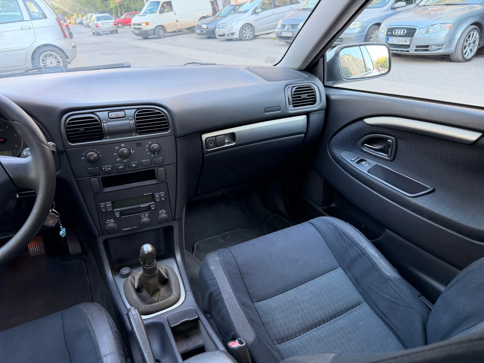 Volvo V40, снимка 9 - Автомобили и джипове - 54840833