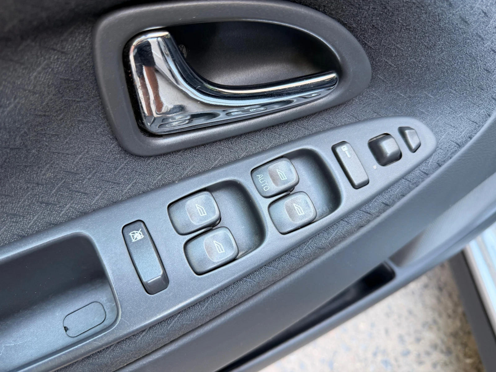 Volvo V40, снимка 11 - Автомобили и джипове - 54840833