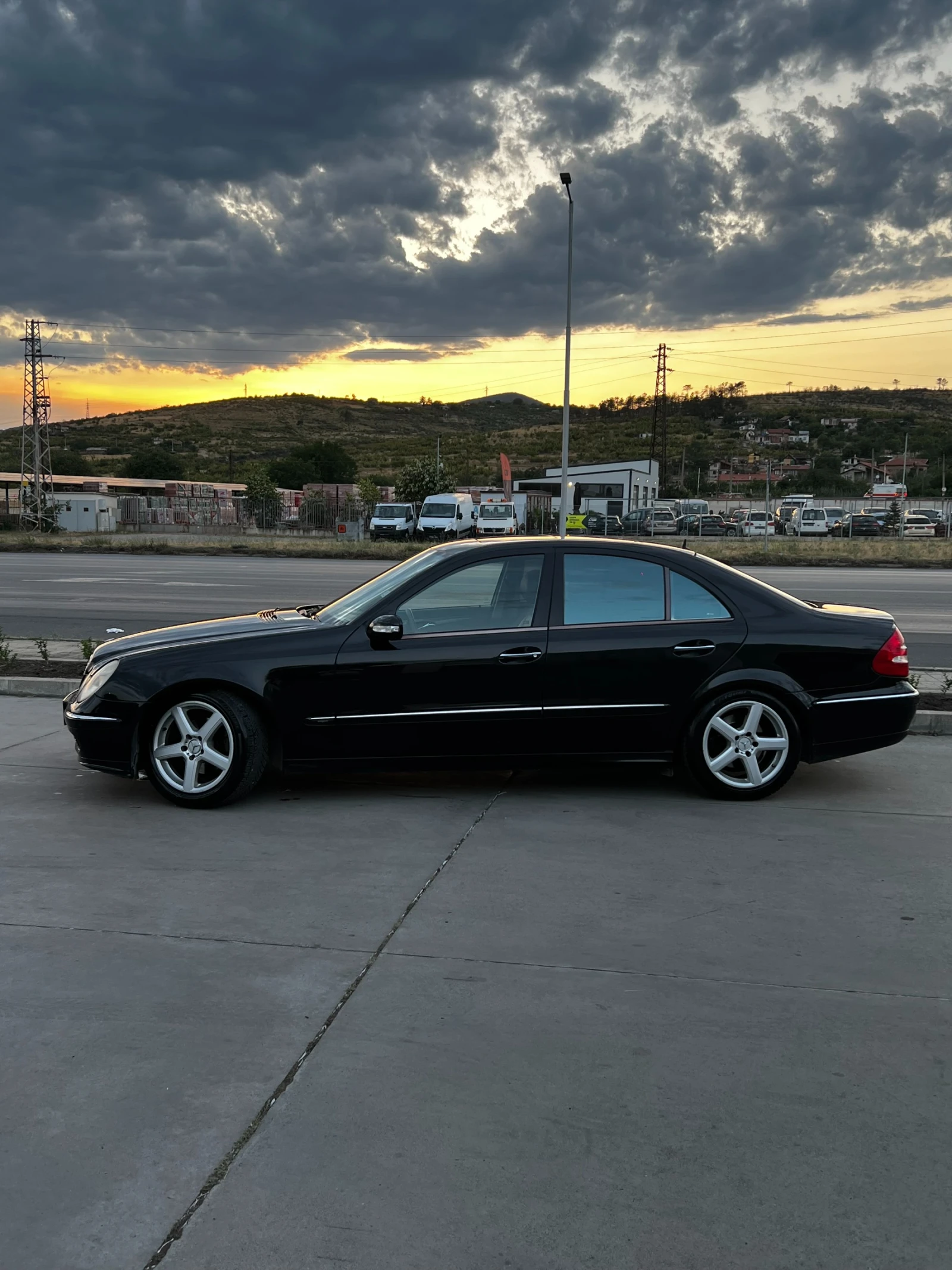 Mercedes-Benz E 320, снимка 3 - Автомобили и джипове - 55415816